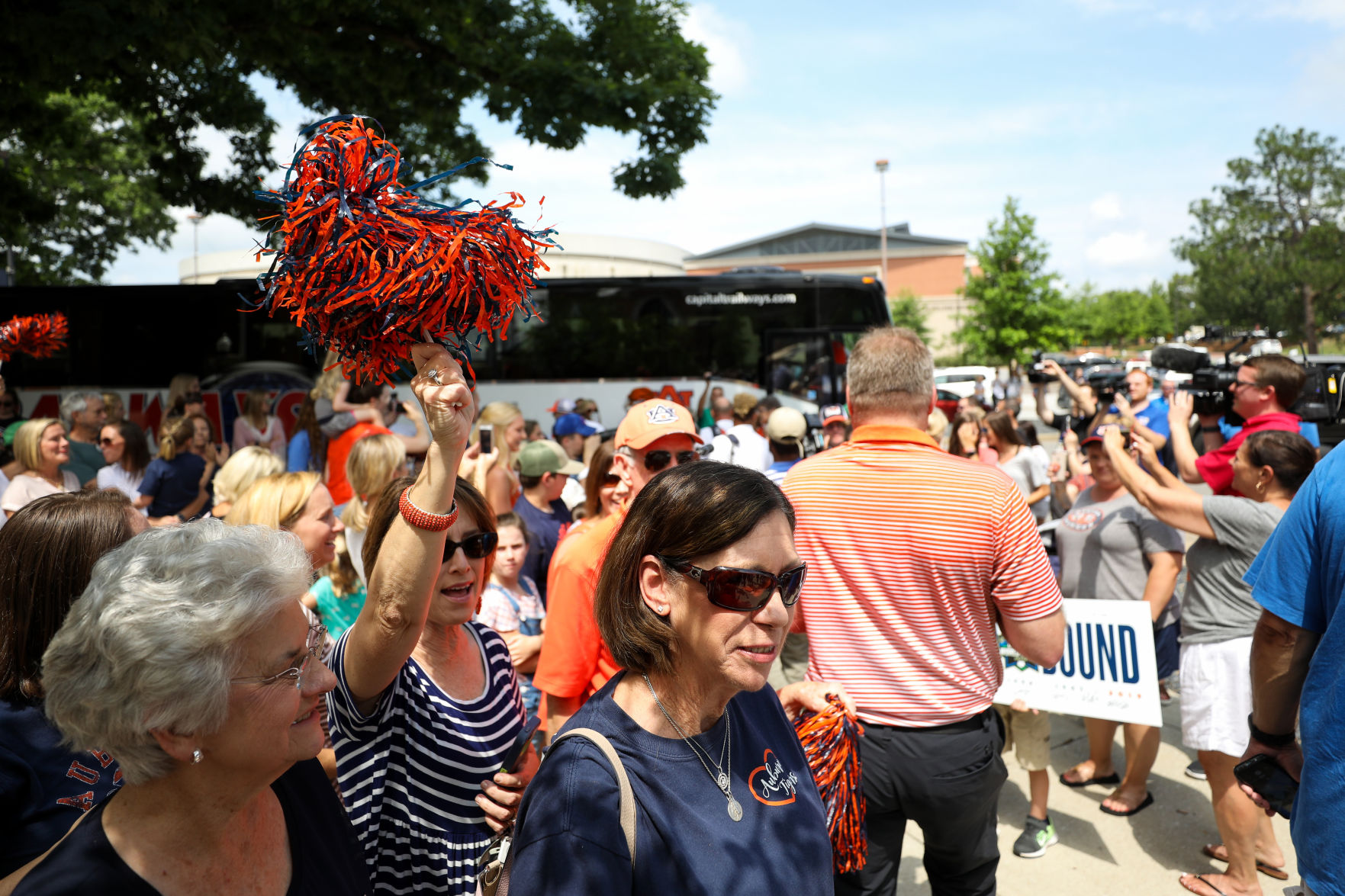 Auburn baseball departs for College World Series in Omaha